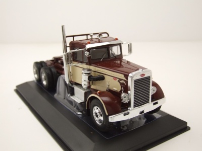 Peterbilt 281 Zugmaschine 1955 dunkelbraun beige Modellauto 1:43 ixo models