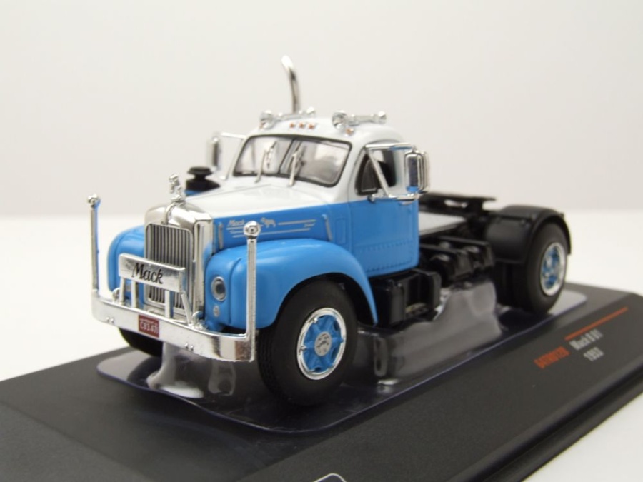 Mack B 61 Zugmaschine 1953 blau weiß Modellauto 1:64 ixo models