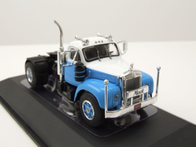 Mack B 61 Zugmaschine 1953 blau weiß Modellauto 1:64 ixo models