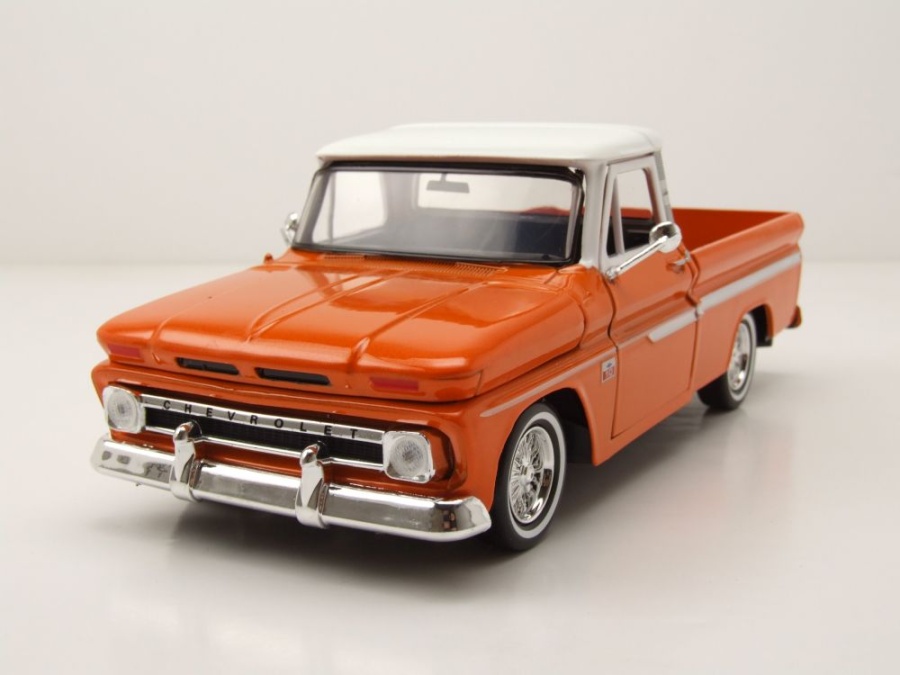 Chevrolet C10 Fleetside Pick Up 1966 orange weiß Modellauto 1:24 Motormax