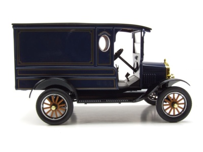 Ford Model T Paddy Wagon 1925 blau Modellauto 1:24 Motormax