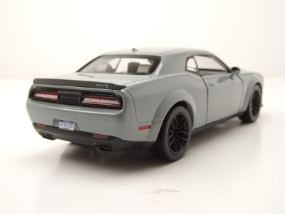 Dodge Challenger SRT Hellcat Widebody 2018 grau Modellauto 1:24 Motormax