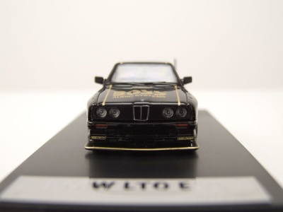 BMW E30 Boss schwarz gold Modellauto 1:64 Street Weapon