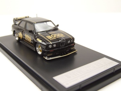BMW E30 Boss schwarz gold Modellauto 1:64 Street Weapon
