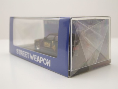 BMW E30 Boss schwarz gold Modellauto 1:64 Street Weapon