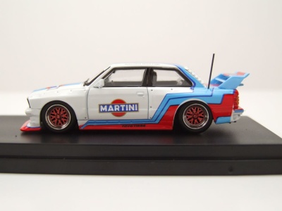 BMW E30 Martini weiß blau rot Modellauto 1:64 Street Weapon