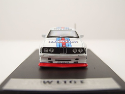 BMW E30 Martini weiß blau rot Modellauto 1:64 Street Weapon