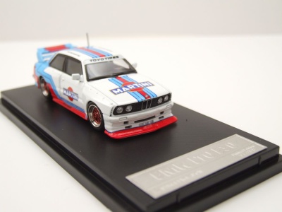 BMW E30 Martini weiß blau rot Modellauto 1:64 Street Weapon