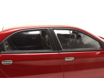 Alfa Romeo 166 1999 rot Modellauto 1:18 Triple9