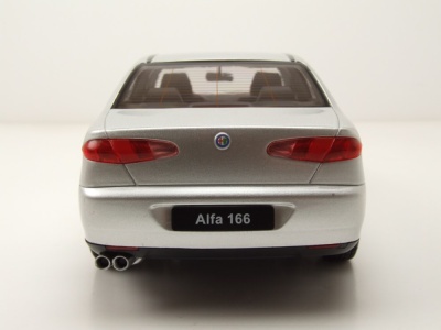 Alfa Romeo 166 1999 silber Modellauto 1:18 Triple9