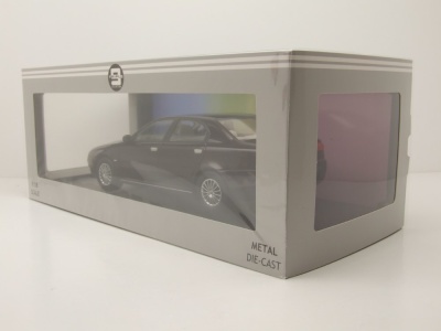 Alfa Romeo 166 1999 schwarz metallic Modellauto 1:18 Triple9