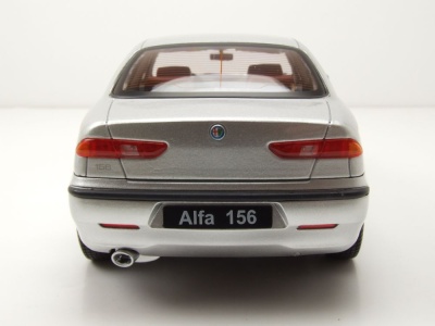 Alfa Romeo 156 1998 silber Modellauto 1:18 Triple9