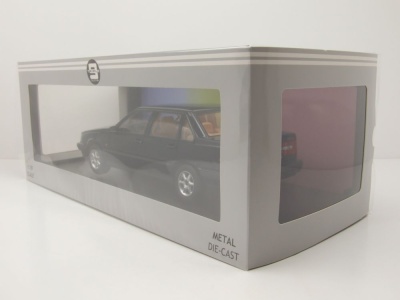 Volvo 850 1993 grün metallic Modellauto 1:18 Triple9