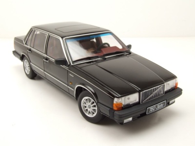 Volvo 760 1985 schwarz Modellauto 1:18 Triple9