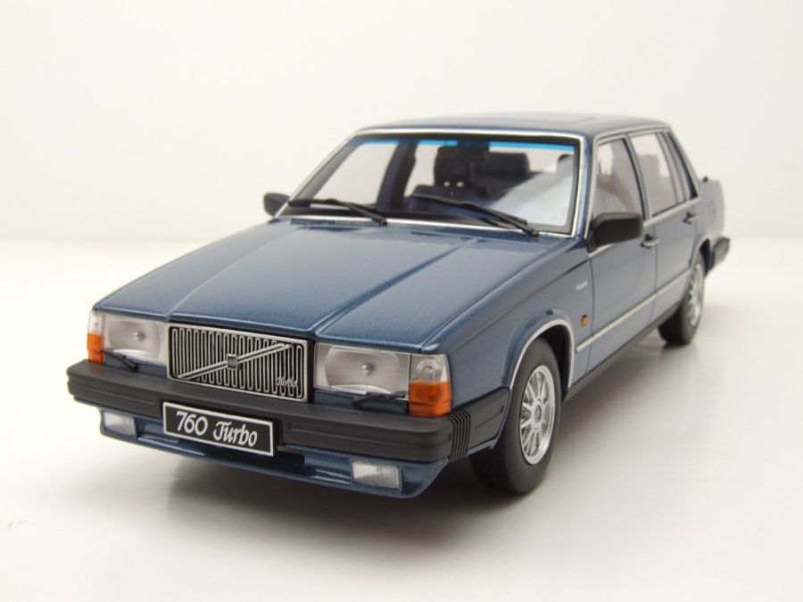 Volvo 760 1985 blau metallic Modellauto 1:18 Triple9