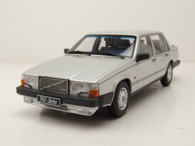 Volvo 760 1985 silber Modellauto 1:18 Triple9