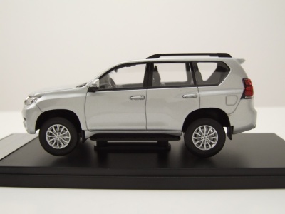 Toyota Land Cruiser Prado 2018 silber Modellauto 1:43 Vitesse