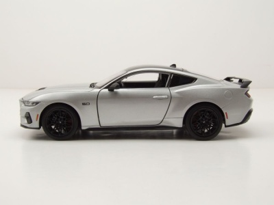 Ford Mustang GT 2024 silber Modellauto 1:25 Welly