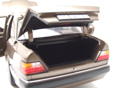 Mercedes 500 E W124 1990 impala metallic Modellauto 1:18 Norev