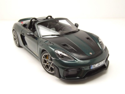 Porsche 718 Spyder RS Weissach 2023 dunkelgrün Modellauto 1:18 Norev