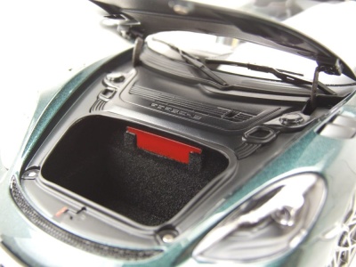 Porsche 718 Spyder RS Weissach 2023 dunkelgrün Modellauto 1:18 Norev