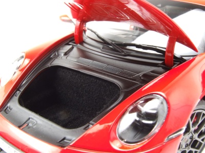 Porsche 911 992 Carrera 4 GTS 2024 indisch rot Modellauto 1:18 Norev