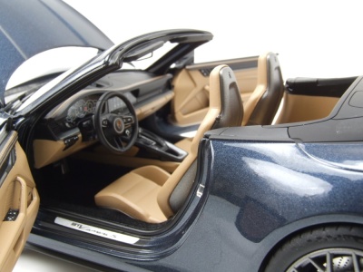 Porsche 911 Carrera Cabrio 2025 dunkelblau metallic Modellauto 1:18 Norev