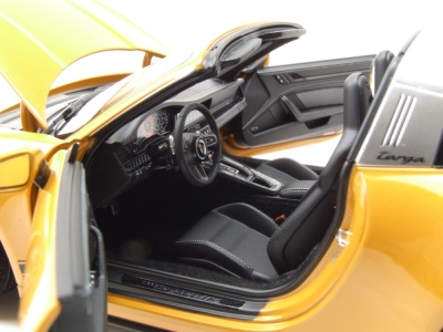 Porsche 911 Targa 4 GTS 2025 gelb Modellauto 1:18 Norev