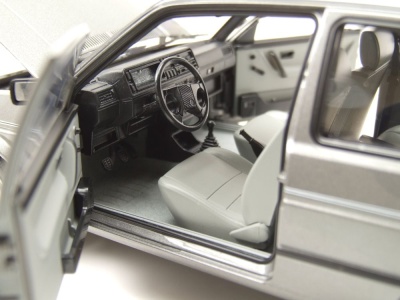 VW Golf 2 Champion 1990 grau metallic Modellauto 1:18 Norev