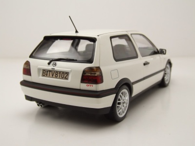 VW Golf 3 GTI 1996 weiß Modellauto 1:18 Norev