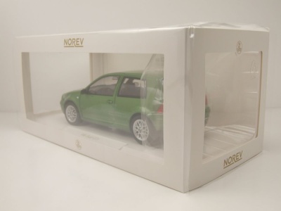 VW Golf 4 GTI 1998 grün metallic Modellauto 1:18 Norev