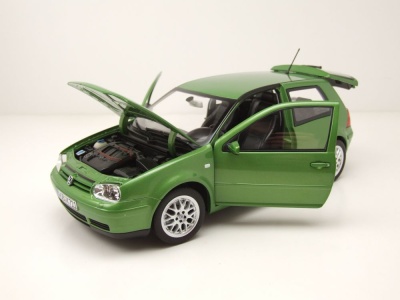 VW Golf 4 GTI 1998 grün metallic Modellauto 1:18 Norev