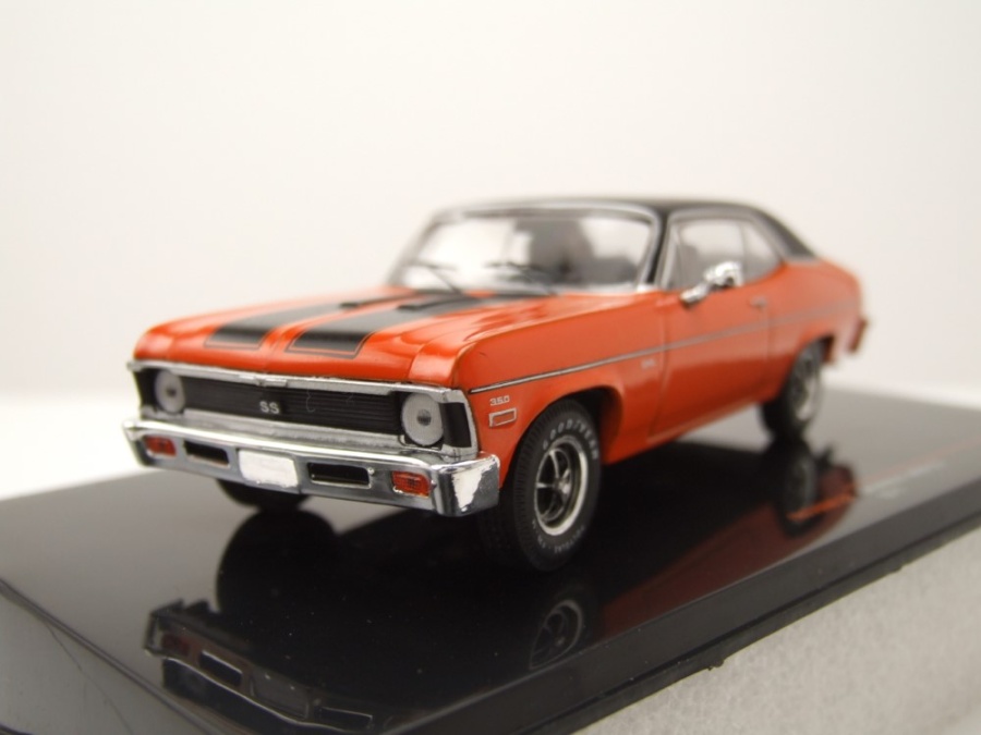 Chevrolet Nova SS 1971 orange schwarz Modellauto 1:43 ixo models