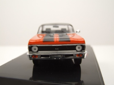 Chevrolet Nova SS 1971 orange schwarz Modellauto 1:43 ixo models