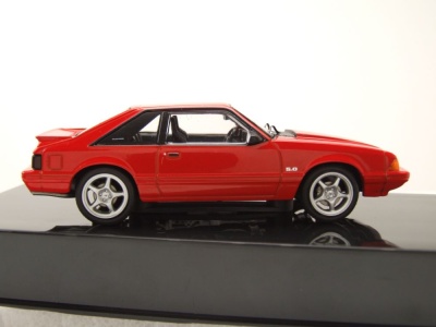 Ford Mustang III 1992 rot Modellauto 1:43 ixo models
