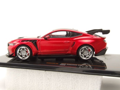 Ford Mustang GTD 2025 dunkelrot Modellauto 1:43 ixo models