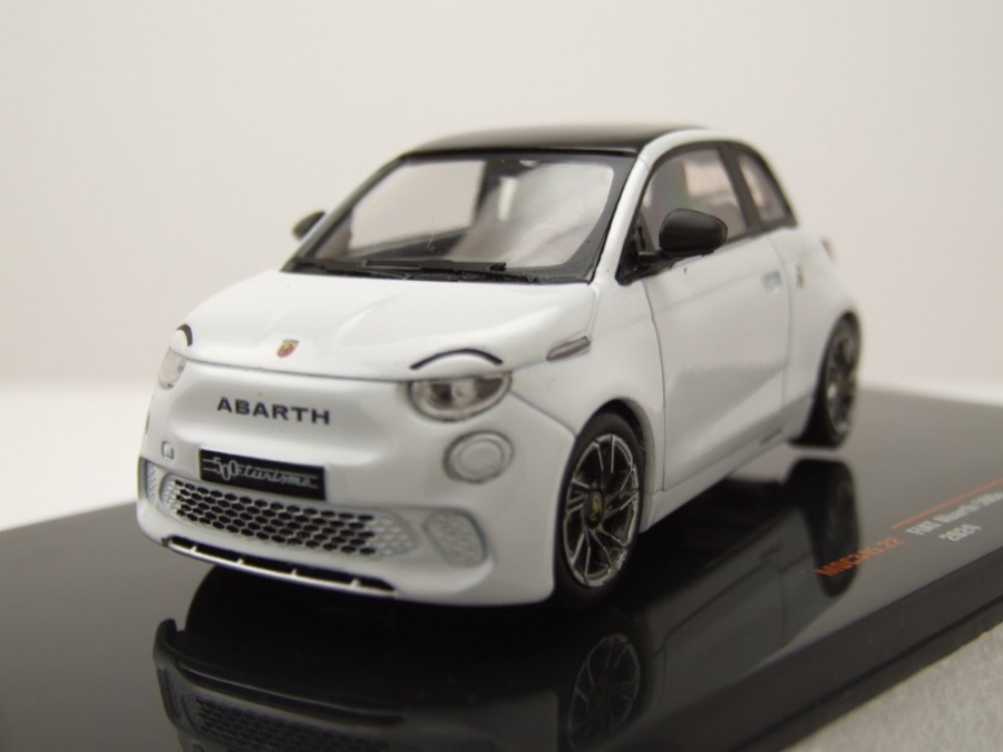 Fiat 500e Abarth 2024 weiß Modellauto 1:43 ixo models