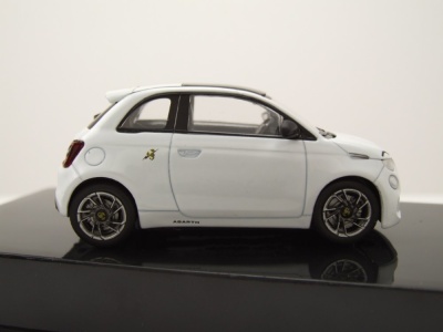 Fiat 500e Abarth 2024 weiß Modellauto 1:43 ixo models