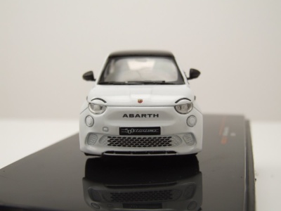 Fiat 500e Abarth 2024 weiß Modellauto 1:43 ixo models