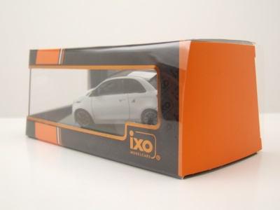 Fiat 500e Abarth 2024 weiß Modellauto 1:43 ixo models