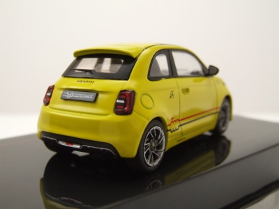 Fiat 500e Abarth 2024 gelb Modellauto 1:43 ixo models