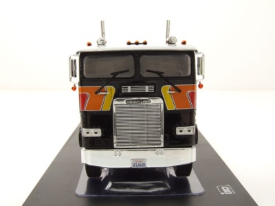 Freightliner FLA Zugmaschine 1993 schwarz orange Modellauto 1:43 ixo models