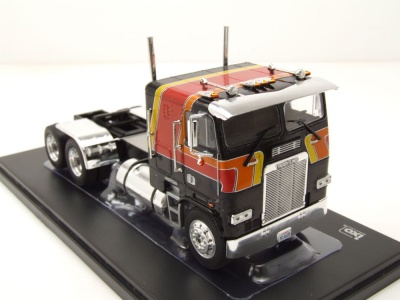 Freightliner FLA Zugmaschine 1993 schwarz orange Modellauto 1:43 ixo models