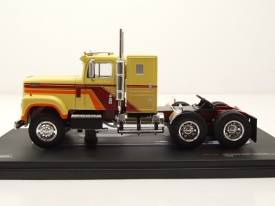 International Transtar 4300 Zugmaschine 1980 beige Modellauto 1:43 ixo models