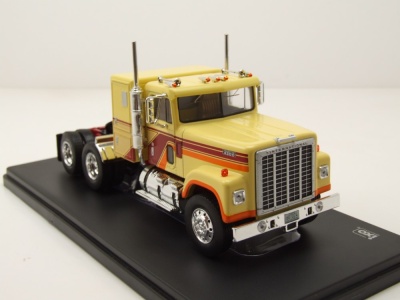 International Transtar 4300 Zugmaschine 1980 beige Modellauto 1:43 ixo models