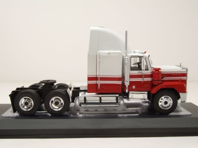 GMC General Zugmaschine 1988 rot weiß Modellauto 1:43 ixo models