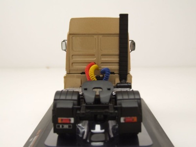 Renault R 390 Zugmaschine 1987 beige metallic Modellauto 1:43 ixo models