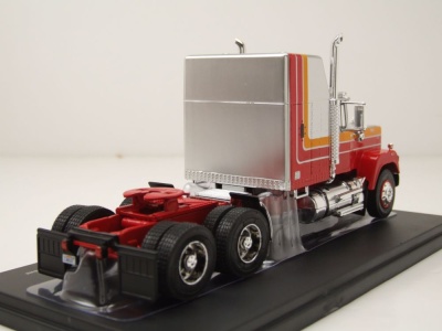 Mack Superliner Magnum Zugmaschine 1985 silber rot Modellauto 1:43 ixo models