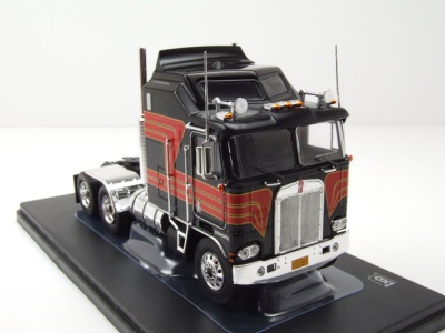 Kenworth K 100 Aerodyne Zugmaschine 1976 schwarz rot Modellauto 1:43 ixo models