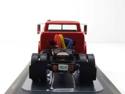 Ford C-Serie Zugmaschine 1967 rot Modellauto 1:43 ixo models